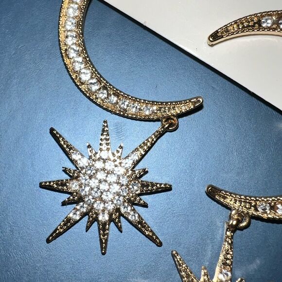 🌙 Betsey Johnson sparkling crystal celestial moon & star dangle earrings 🌙 - Picture 4 of 4
